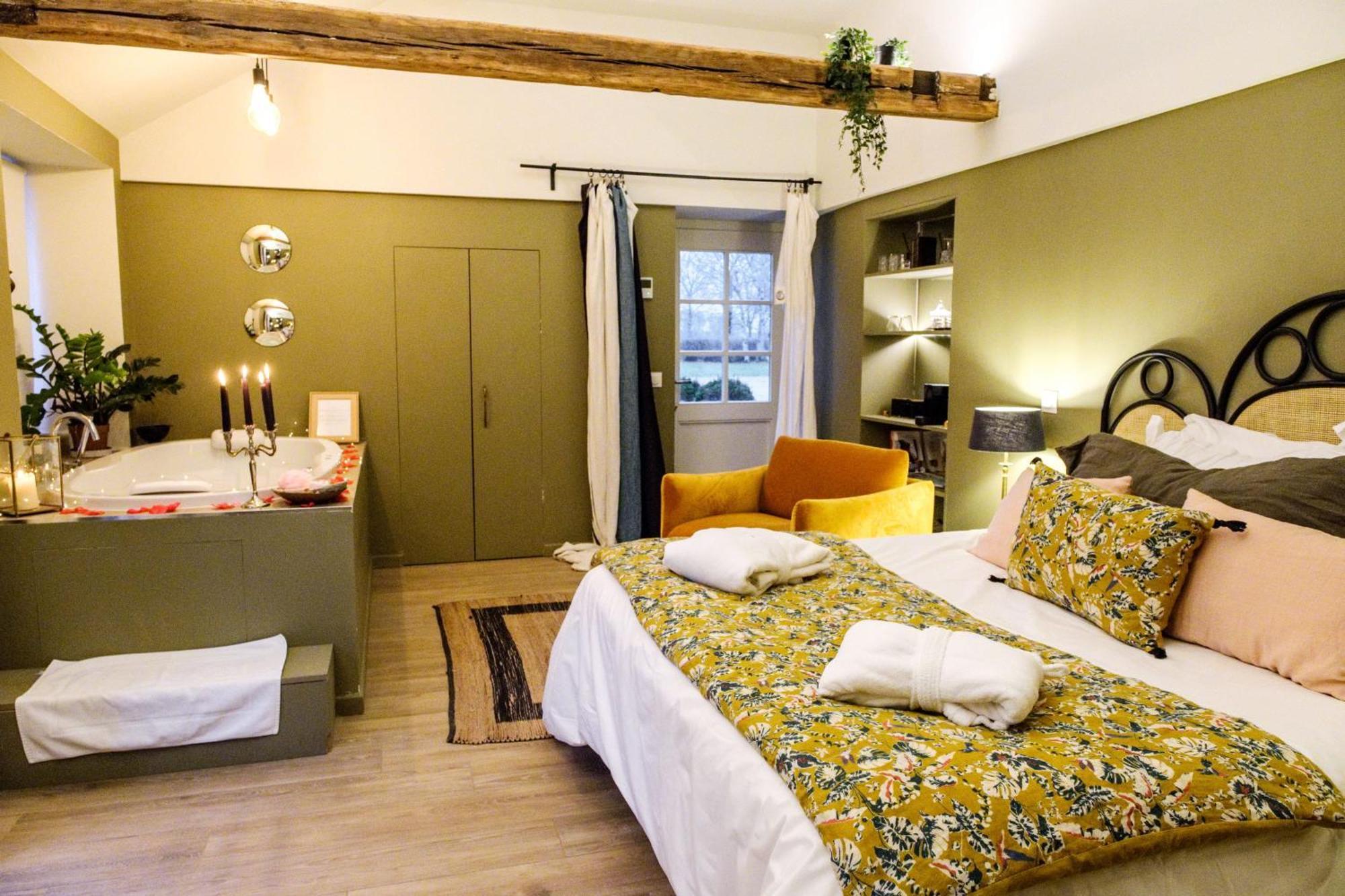 Hotel Domaine De Bellevue, The Originals Relais Neufmoutiers-en-Brie Esterno foto